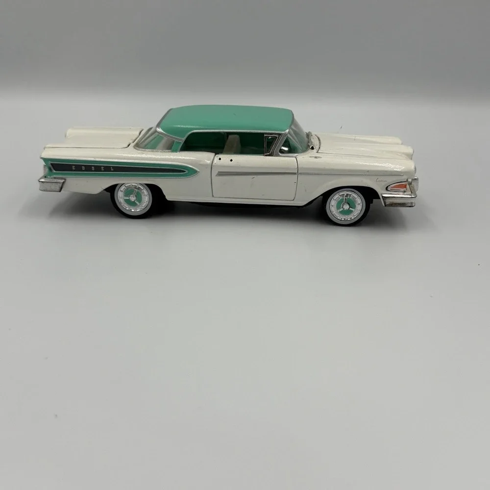 1:32 Scale 1958 Ford Edsel Citation Diecast Model by Arko Products